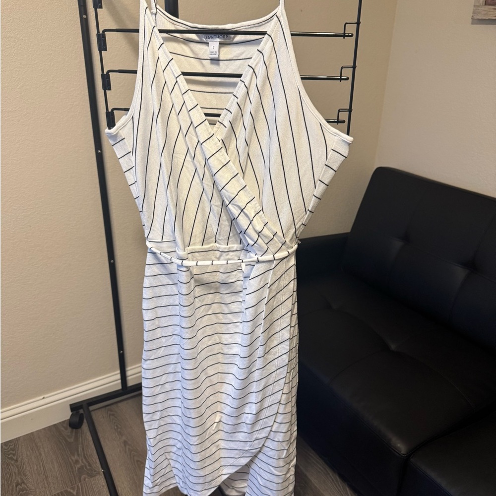 41 Hawthorn Asymmetrical White and Black Sundress